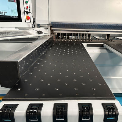 Máquina de corte de tablero de madera de computadora totalmente automática MJ6228A