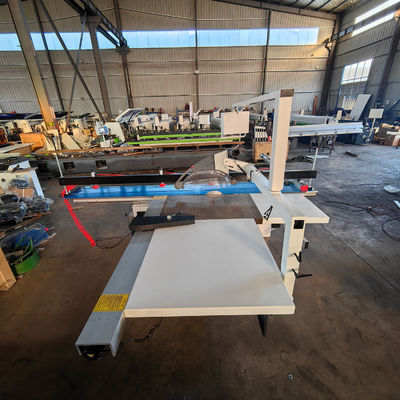 Velocidad de puntuación de 8000 r/min CNC-6132 Serradora de mesa corredera de doble hoja para obras de construcción