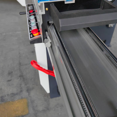 Mesa corredera de corte de tablero de precisión para la madera industrial 45 90 grados
