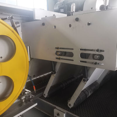 0.37kw Motor de elevación Máquina de sierra horizontal de banda de madera con doble hoja y transportador