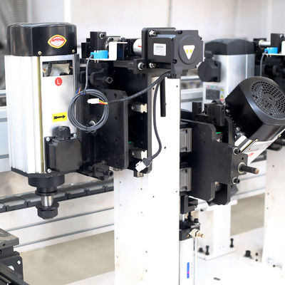 5KW Semi-J fresado en bruto máquina de banda automática de borde para la producción de puertas de gabinete