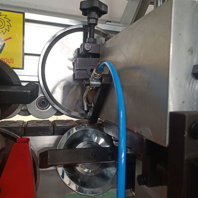 60 mm Min Largura de la pieza de trabajo Maquina de bandaje de borde de carpintería para la producción de contrachapado