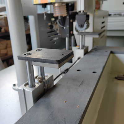 Máquina de perforación de agujeros de cerradura de puertas CNC personalizada para puertas de madera PMD2800