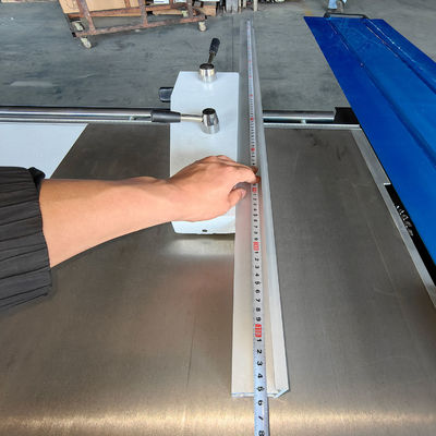 MJ3200 Máquina de sierra electrónica de mesa corredera con 5,5 kW de potencia y 780 kg de peso