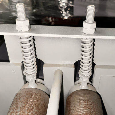 Máquina de cortar cortes de madera con anchura de corte ajustable y hoja de sierra multi-rip