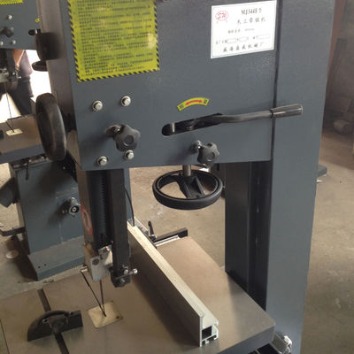 Máquina de sierra de banda vertical eléctrica industrial para la madera MJ345E en tiendas de ropa