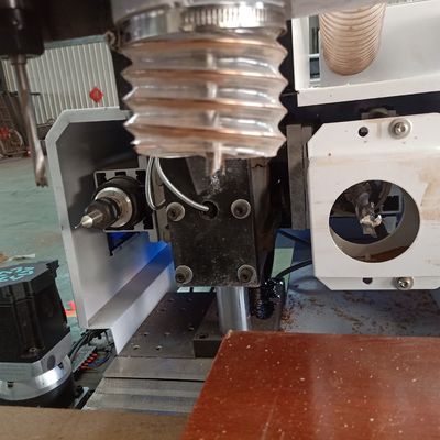 Máquina avanzada de perforación de bisagra con servomotor de 750W x3