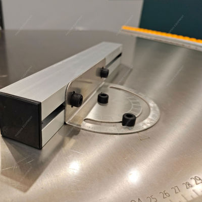 Máquina de corte de madera contrachapada de mesa corredera de alta precisión con motor de sierra de mini panel PDMJ16