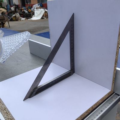 Máquina para cortar madera de paneles de mesa corredera automática de precisión