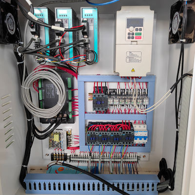 Máquina de perforación de orificios de puertas de madera, máquina de perforación de ranuras, máquina de corte de cerraduras CNC totalmente automática