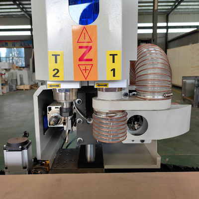 Ancho de trabajo máximo 1000 mm Máquina de moldeo de cerraduras de puertas CNC para perforación de bisagras de puertas de madera