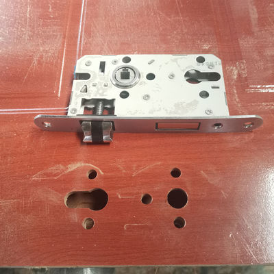 0.6Mpa Servo motor de presión de aire de doble cabeza máquina de apertura de agujeros de cerradura CNC para madera