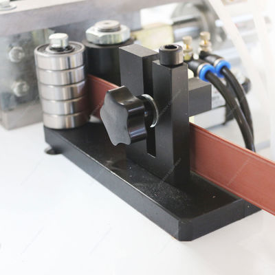 10.8m/min Velocidad de alimentación de los paneles W3 Máquina automática de bandaje de mini bordes para la madera