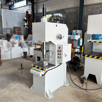 Máquina de brocheado pequeña con 25MPa Max. Presión hidráulica y 200 mm de profundidad de garganta