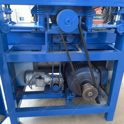 Velocidad de alimentación 0-8m/min Máquina de sierra de desgarro de cuchillas azules para cortes rápidos y precisos