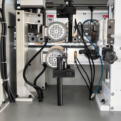 Función de pegado PM50B Paneles basados en madera Maquinaria banda de borde Trimmer banda de borde automática con pre-mellado