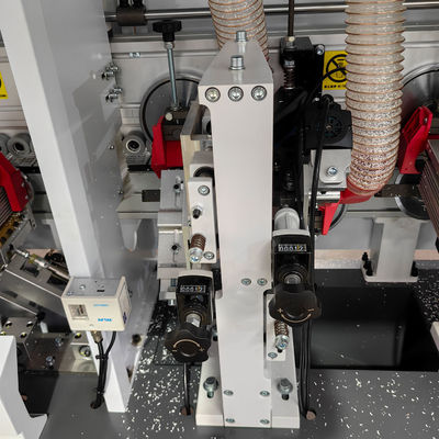 Máquina de trabajo de madera de 12 kW de potencia Bandaje y recorte de bordes con pegado y limpieza automáticos