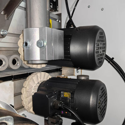 Máquina de banda de borde para el panel del gabinete de puertas de madera ancho mínimo 80 mm y función automática