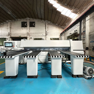 Máquina de corte de paneles para la madera con función de precisión automática
