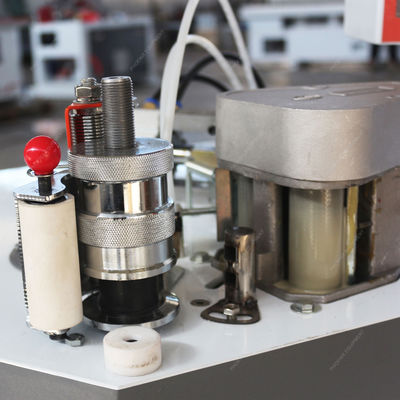 10.8m/min Velocidad de alimentación del panel Rocker Arm Máquina industrial de bandaje de borde de madera para contrachapado