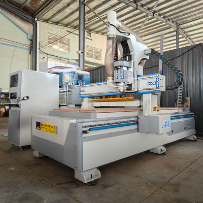 PK1325 Centro de mecanizado de fila recta totalmente automático con 12 revistas de herramientas CNC router