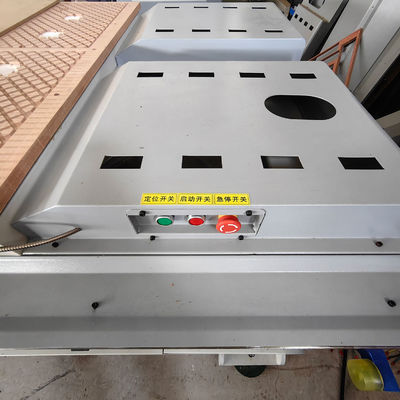 Máquina de rotación CNC para carpintería con cambio de herramientas automático lineal y alta durabilidad
