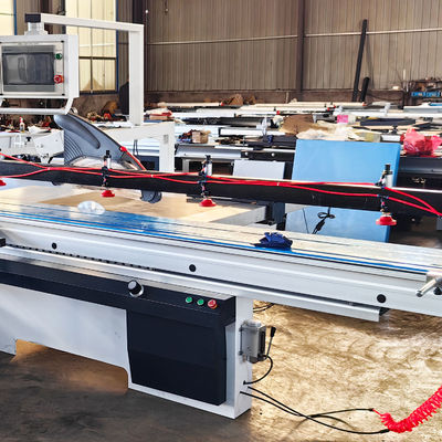 Máquina de corte de madera de precisión industrial CNC de mesa corredera con estilo horizontal