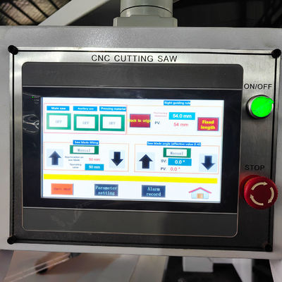 Máquina de corte de madera de precisión industrial CNC de mesa corredera con estilo horizontal