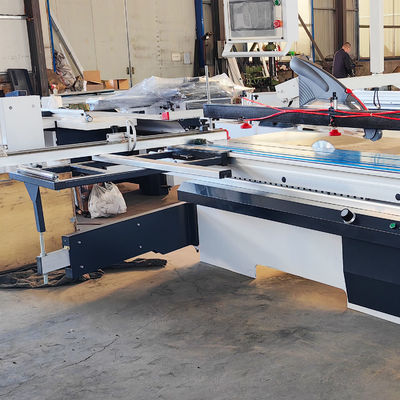 Fabricación de plantas de corte de madera de panel corredero CNC CNC-6132 con estilo horizontal
