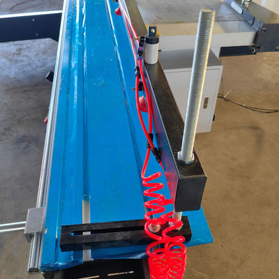 Maquinaria avanzada para la carpintería Sierra de paneles CNC con cerca automática y mesa corredera