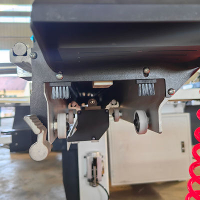 Maquinaria avanzada para la carpintería Sierra de paneles CNC con cerca automática y mesa corredera