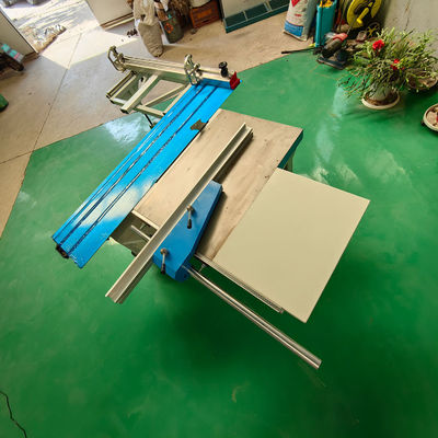 Máquina de corte de madera industrial de precisión de panel de corte de madera de mesa corredera
