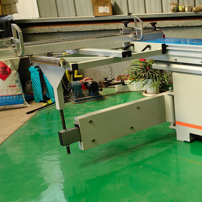 5.5kW de potencia MJ6116 Panel de mesa corredera máquina de sierra para la anchura máxima de corte 1300mm