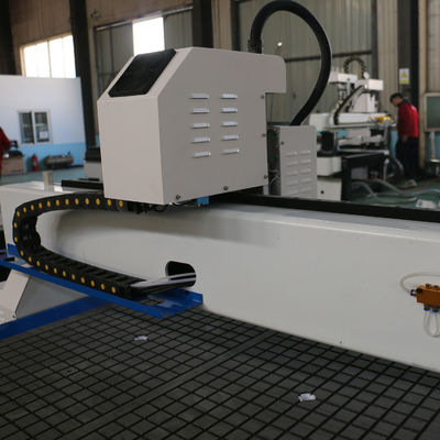 PM1325 Máquina de tallado de publicidad CNC para carpintería con precisión de posicionamiento de 0,02 mm