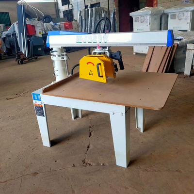 Maquinaria para el trabajo de la madera con sierra de tiro a mano