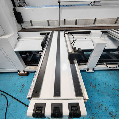 3800 KG MJ6230B Serradura automática horizontal CNC de vigas para el corte de tablas de madera