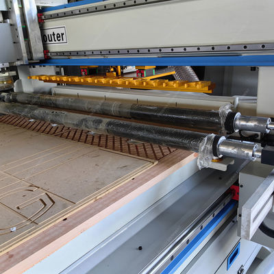 Torno y fresadora CNC multipropósito 1300×2500 Tamaño de la mesa de trabajo