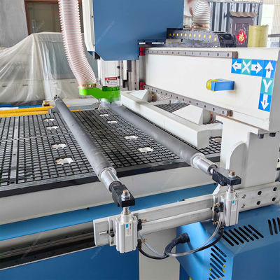 Torno y fresadora CNC multipropósito 1300×2500 Tamaño de la mesa de trabajo