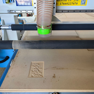 Enrutador ATC Cnc para carpintería con sistema de control Weihong y tamaño de mesa de trabajo 1300×2500