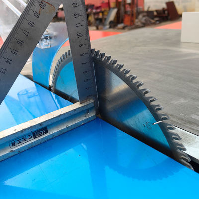 2300 mm longitud de la mesa corredera de alta precisión panel de la sierra para la carpintería de corte de placa de PVC