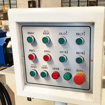 Serradura de material corto con varias hojas con función automática de alimentación y corte