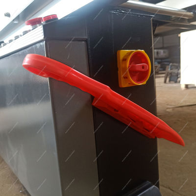 Máquina de trabajo de madera de precisión Phoenix de doble hoja de mesa corredera para cortar madera