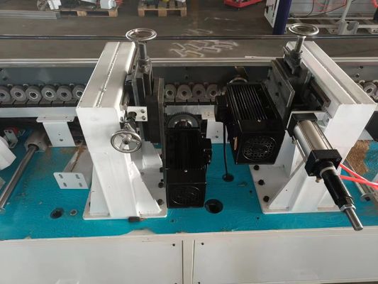 Fácil de operar Maquina de escorrentía de planador de madera para la fabricación de muebles