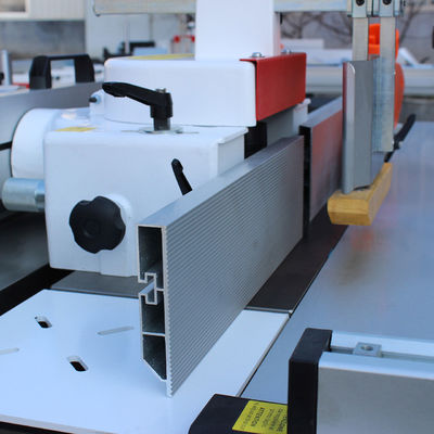 Diámetro del eje estándar de 30 mm Máquina universal integrada multifuncional C300 de trabajo de madera