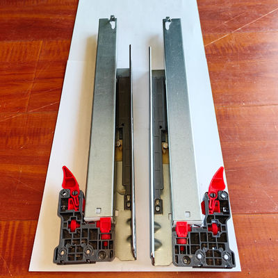 Profundidad del gabinete de 370 mm Slides de cajón de montaje oculto de fondo con cierre suave y apertura por empuje