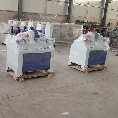Máquina de fresado de rodillos de alimentación automática de madera sólida