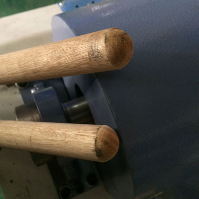 1200-1350 mm de madera redonda y extremo de hilo que forma el mango máquina cortadora