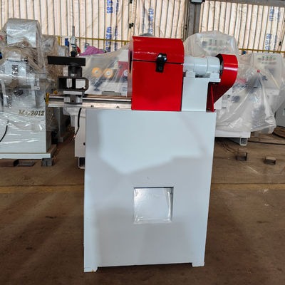 Máquina de fabricación de manijas de escobas de palo redondo de 720*560*820 mm para la industria de la madera