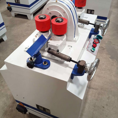 Línea de producción automática Barra redondeadora de barras de limpieza de madera para escobas de martillo de palo redondo