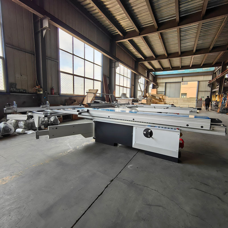 MJ3200 Máquina de sierra electrónica de mesa corredera con 5,5 kW de potencia y 780 kg de peso